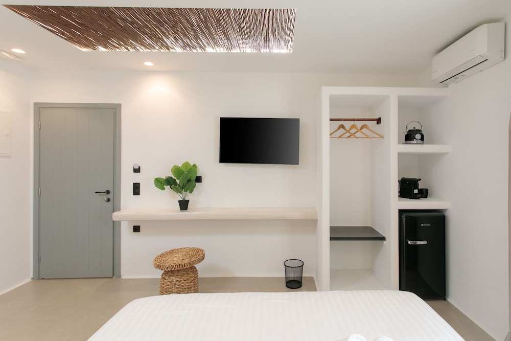 Deluxe Double Room - Photo 16