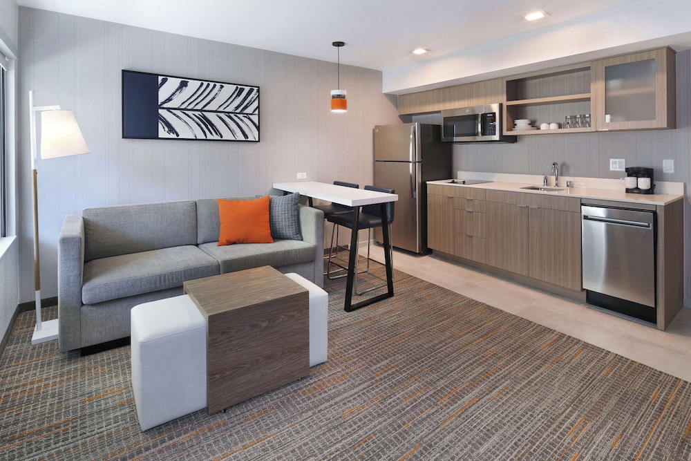 Suite, 1 King Bed (Hearing) - Photo 7