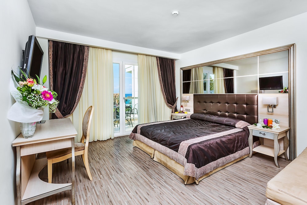 Superior Room, Sea View photo 1