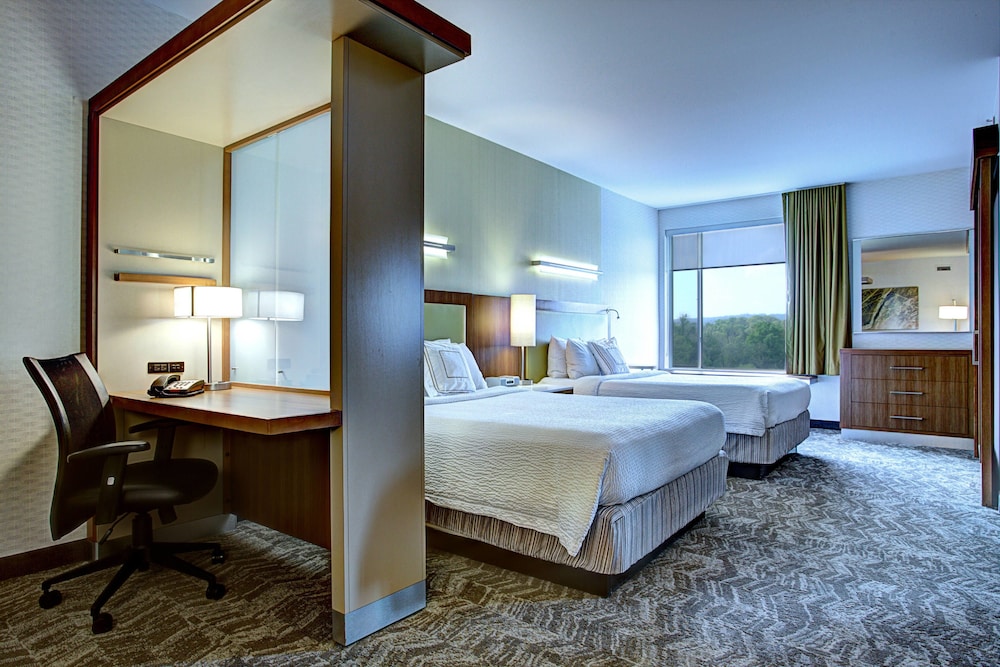 Suite, 2 Queen Beds - Photo 1