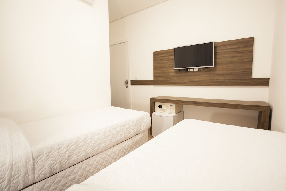 Economy Twin Room, 2 Twin Beds photo 1