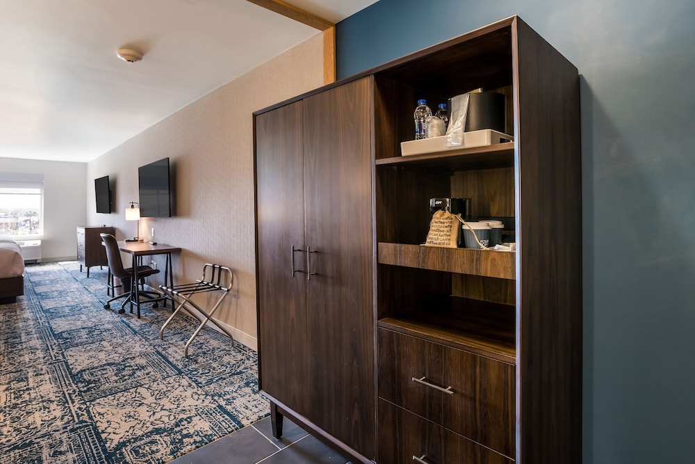 Suite, Multiple Beds, City View photo 1