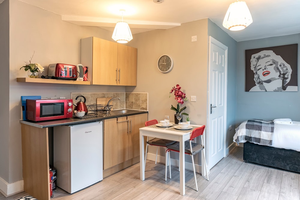 Studio Apartment 5 photo 3