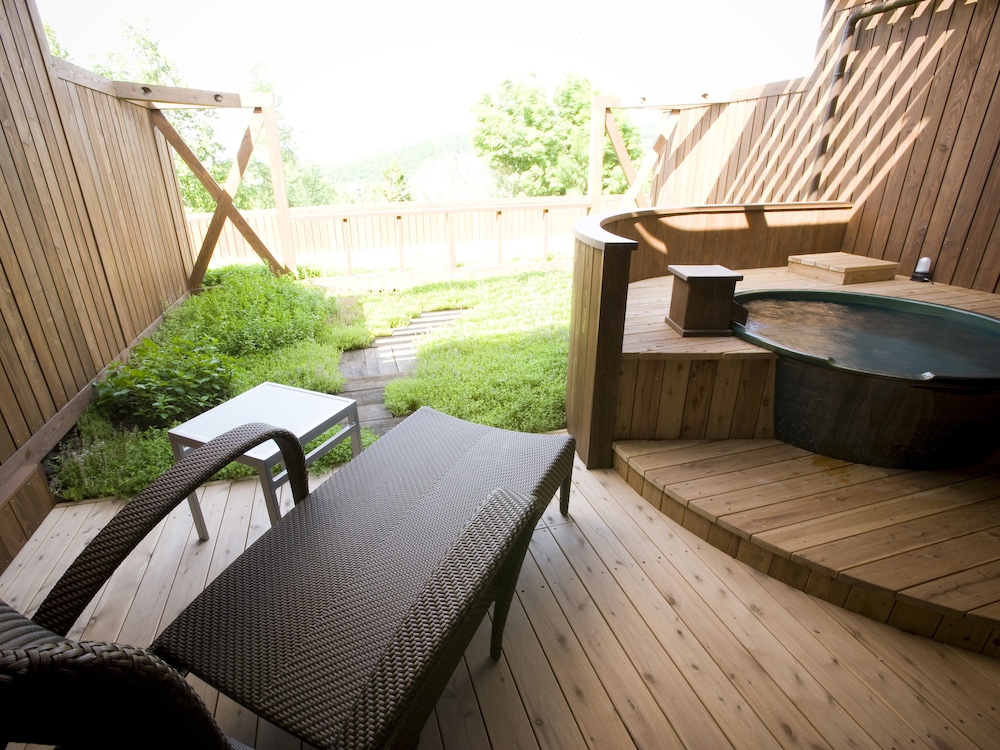 Japanese Western Style Room with Private Open-Air Bath (Non Smoking) - Photo 9