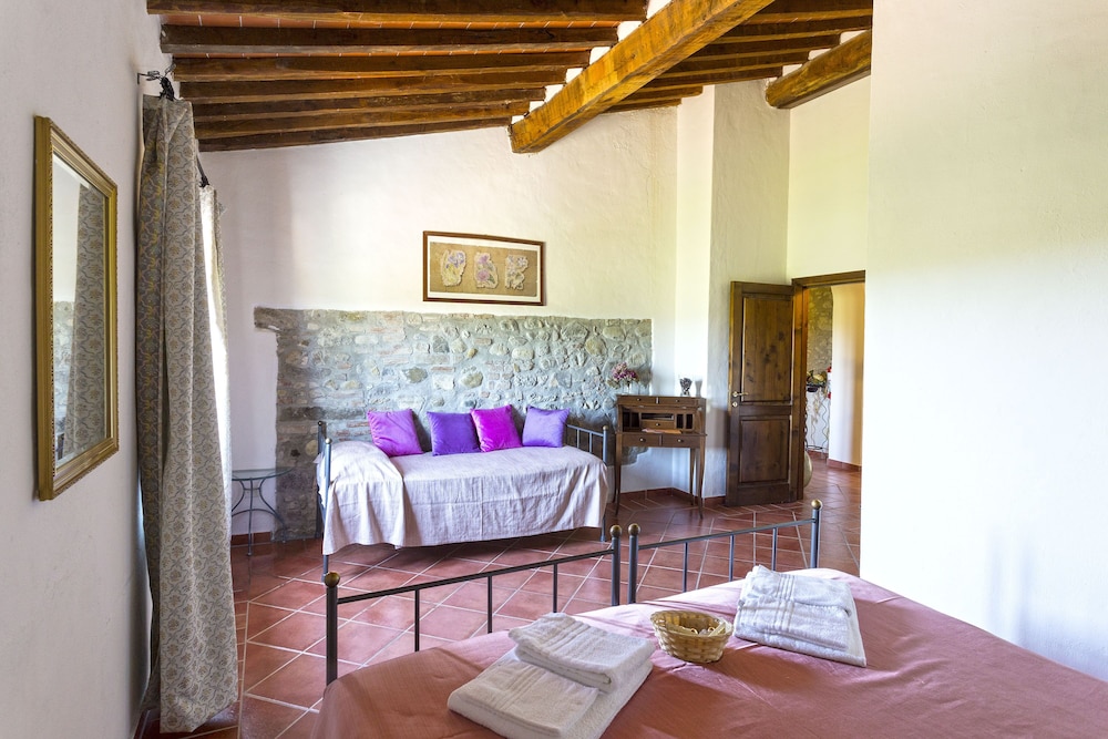 Classic Triple Room, Hill View
