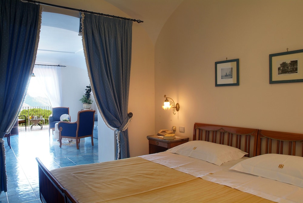 Junior Suite, 1 Bedroom, Sea View photo 2