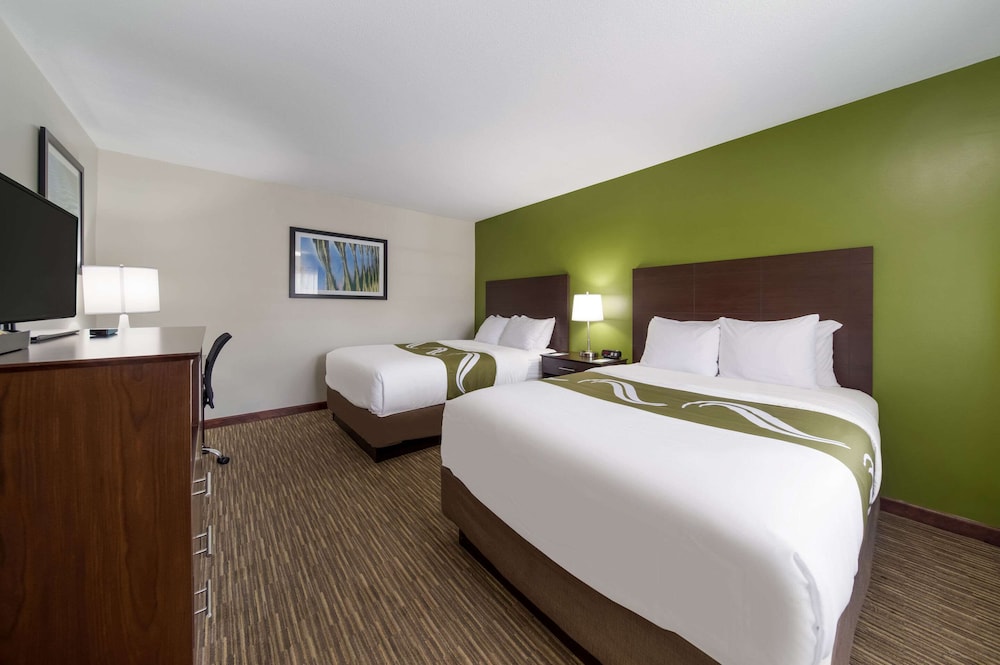 Standard Room, 2 Queen Beds, Non Smoking - Photo 1