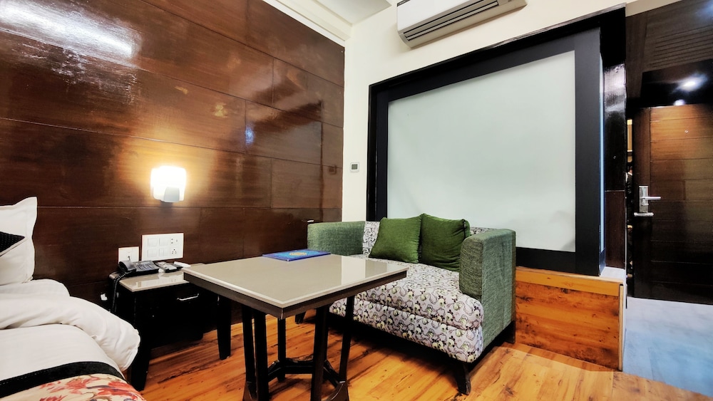 Grand Room - Photo 4