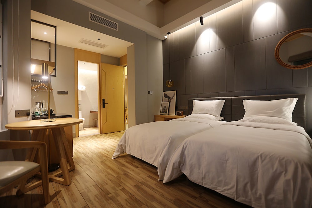 Twin Room, Lake View photo 3
