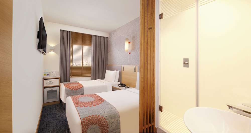 Standard Room, 2 Twin Beds, City View (High Floor) photo 2