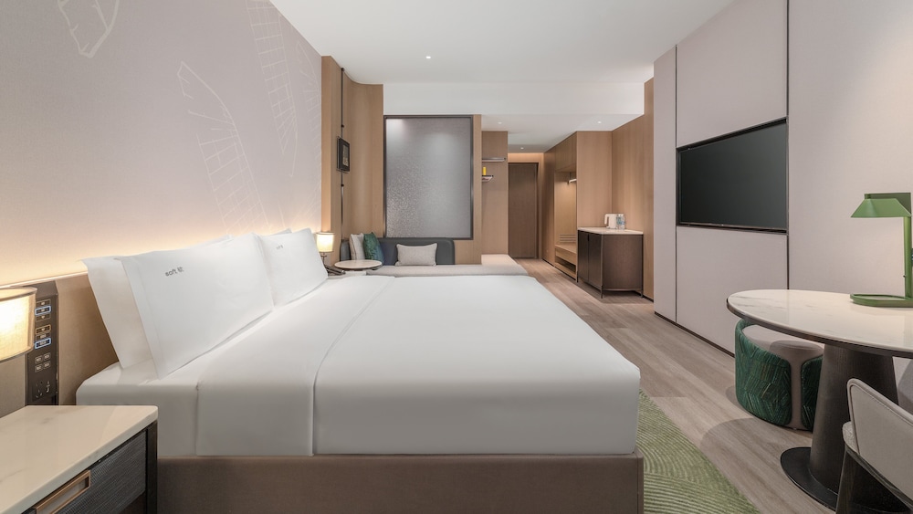 Standard Room, 1 King Bed