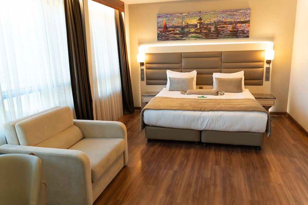 Deluxe Double or Twin Room, 1 Bedroom thumbnail 5