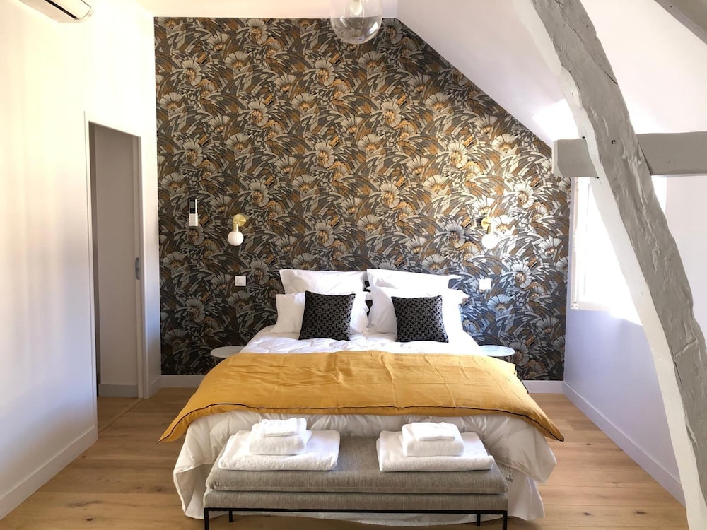 Suite (4) photo 1