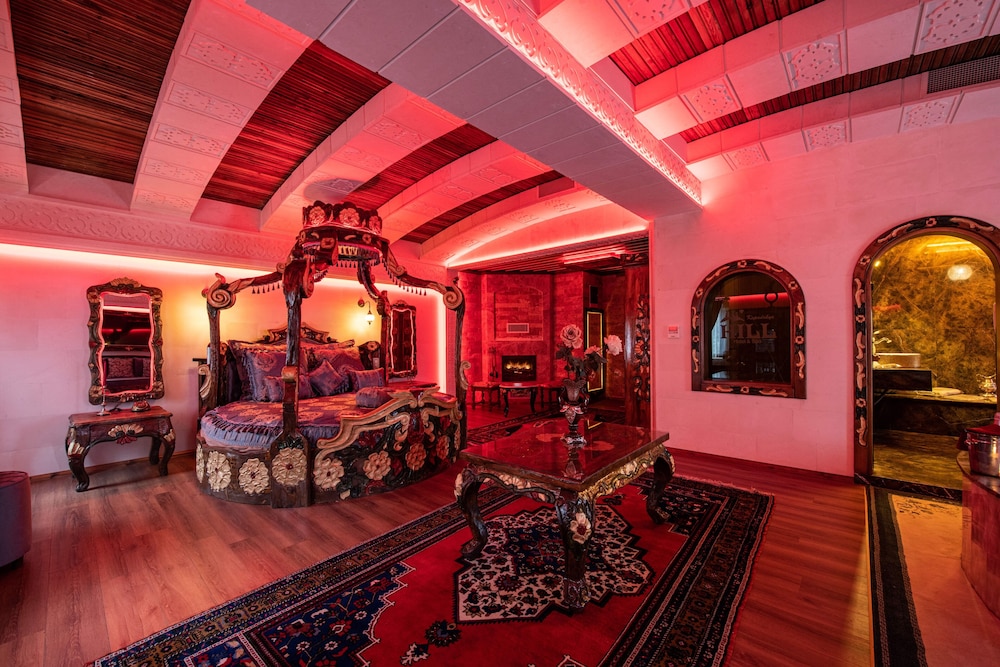 Queen Suite photo 2