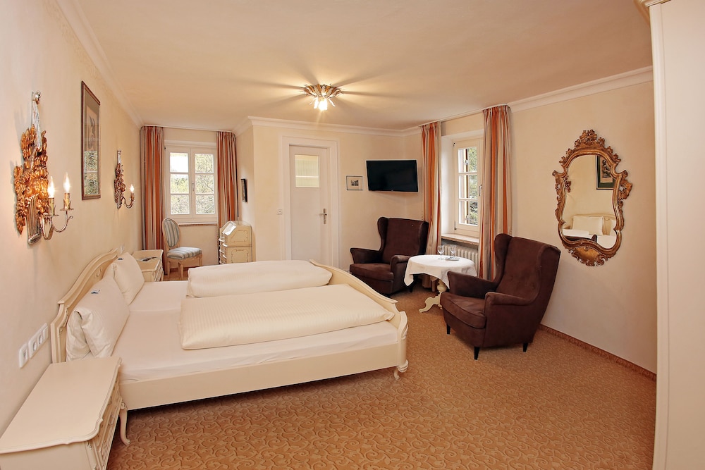 Economy Double Room photo 2