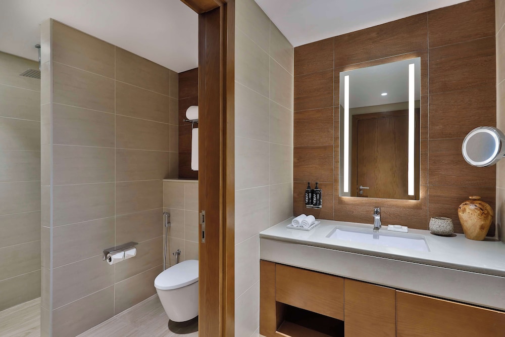 Suite, 1 Bedroom - Photo 3