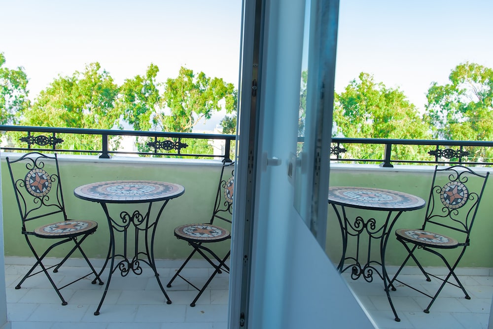 Standard Double Room, City View - Photo 10