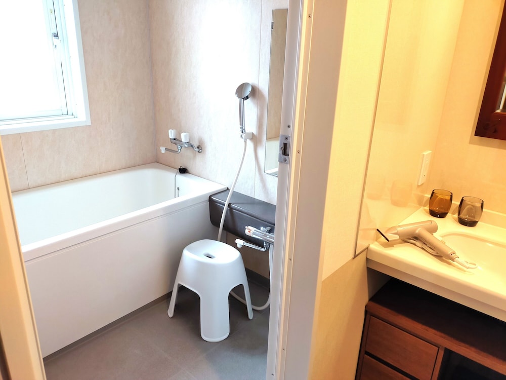 Grand Twin Room, Non smoking (3 People Use & sofa bed is only available for the 3rd) - Photo 6
