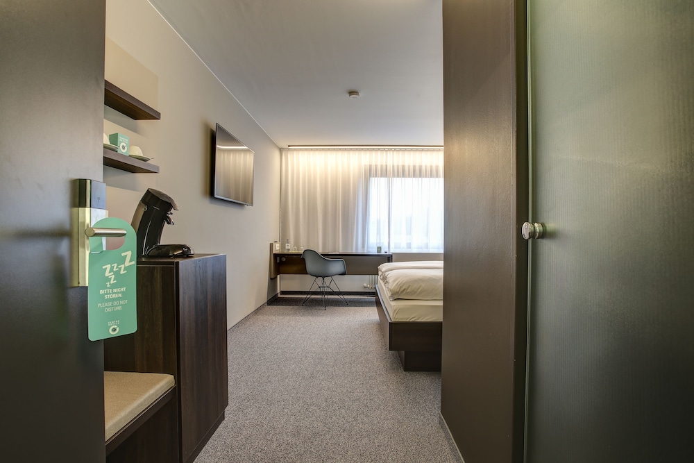 Standard Room, 1 Double Bed photo 3