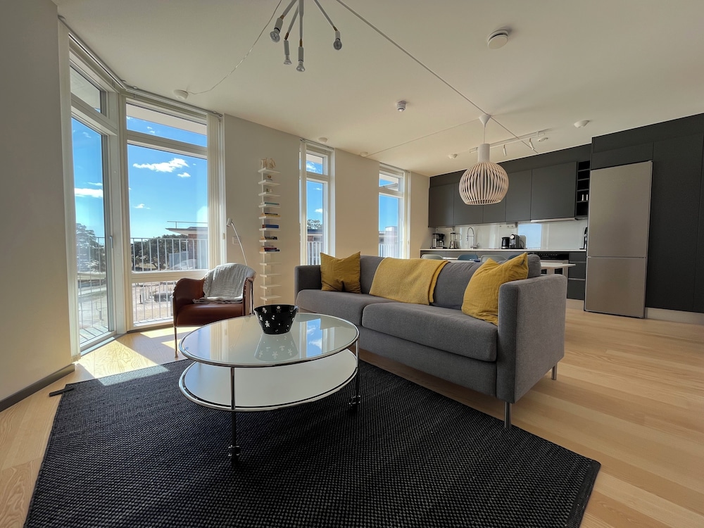 Exclusive Apartment, 1 Queen Bed with Sofa bed, Sea View photo 3