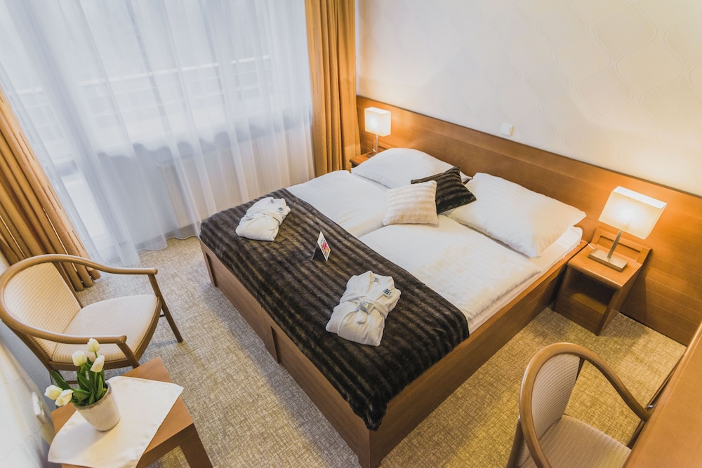 Double Room Single Use (Free Wellness Access) photo 3
