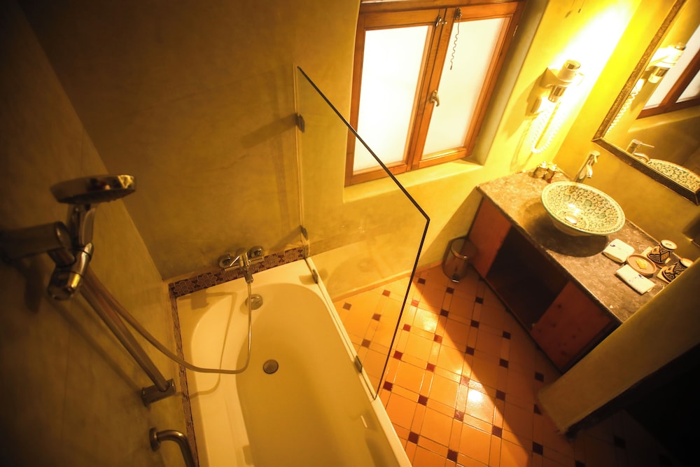 Superior Double or Twin Room - Photo 27