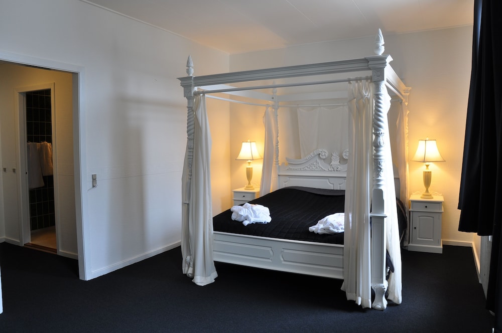 Standard Room photo 2