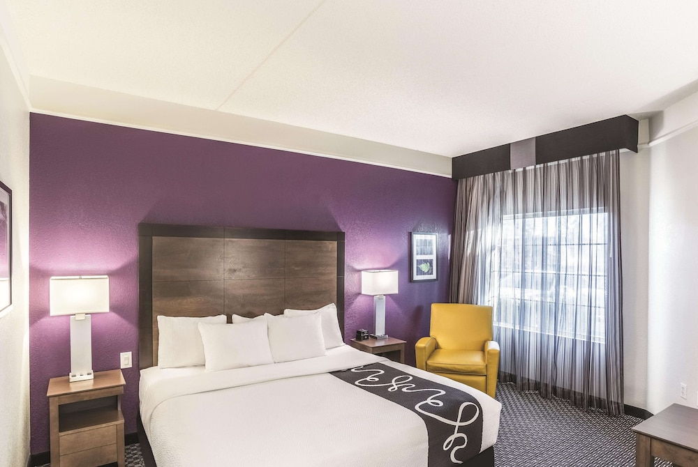 Room, 1 King Bed, Non Smoking - Photo 2