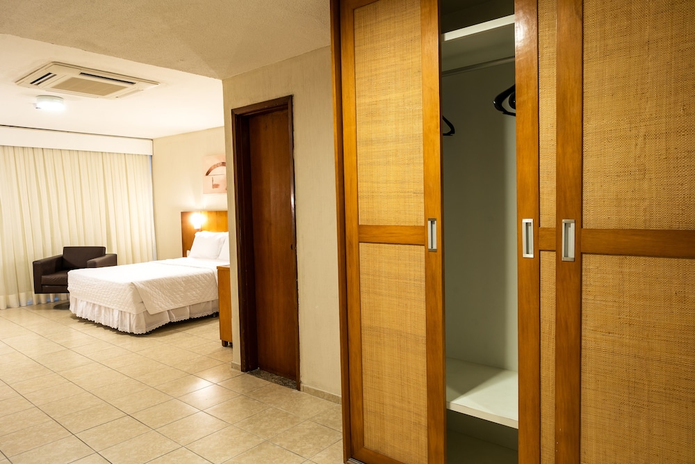 Deluxe Room - Photo 2
