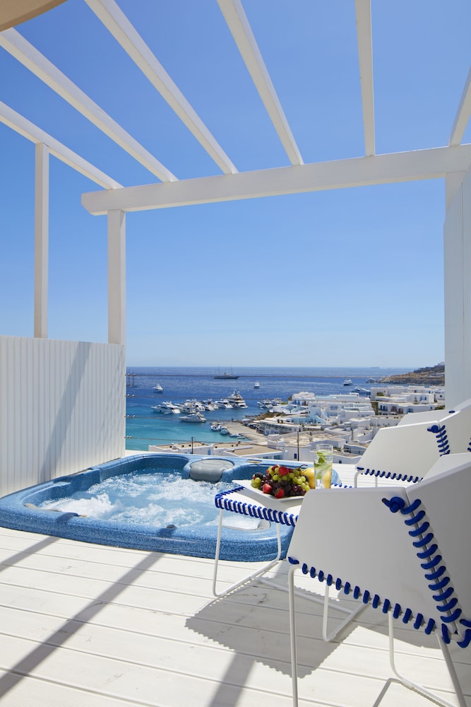 Room, Jetted Tub, Sea View (True Blue) - Photo 4