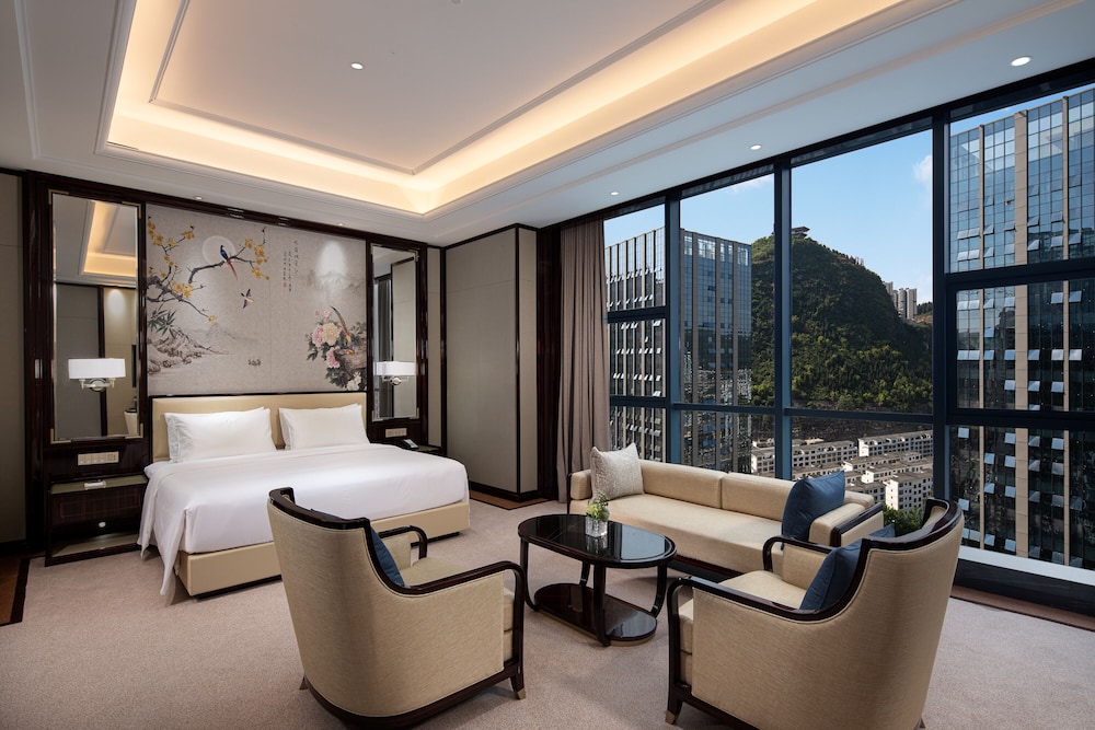 Deluxe Suite - Photo 1