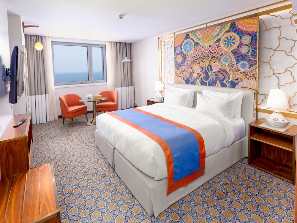 Privilege, Room, 1 King Bed, Bay View - Photo 2