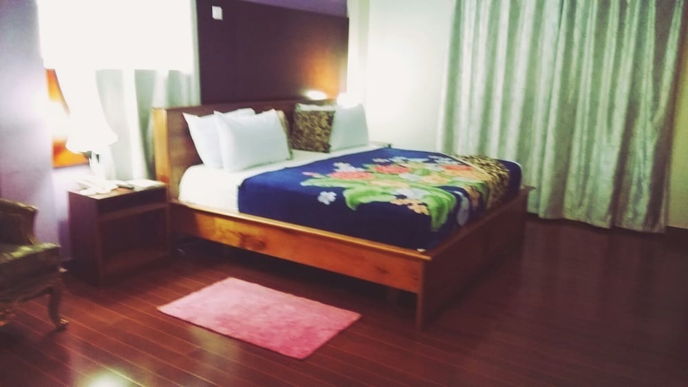 Deluxe Suite