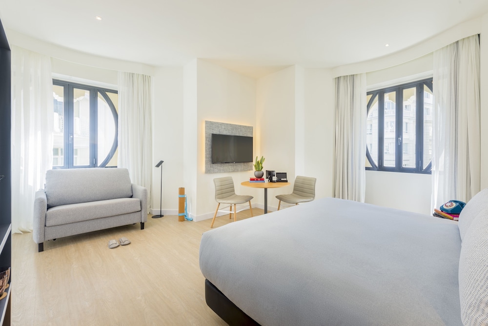 The Studio Gran Via View