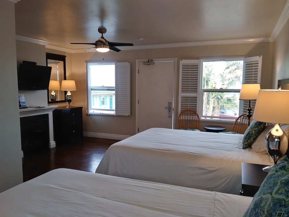 Signature Room, 2 Queen Beds