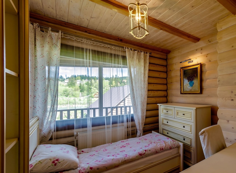 Deluxe Chalet, 3 Bedrooms, Terrace, River View photo 3
