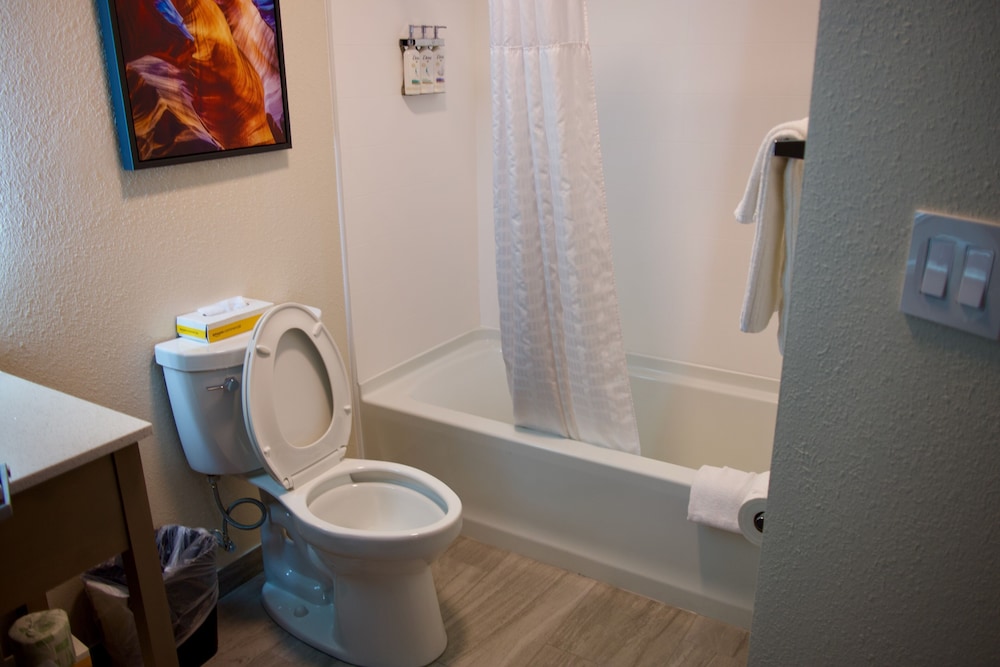 Room, 1 Bedroom (Communications) - Photo 4