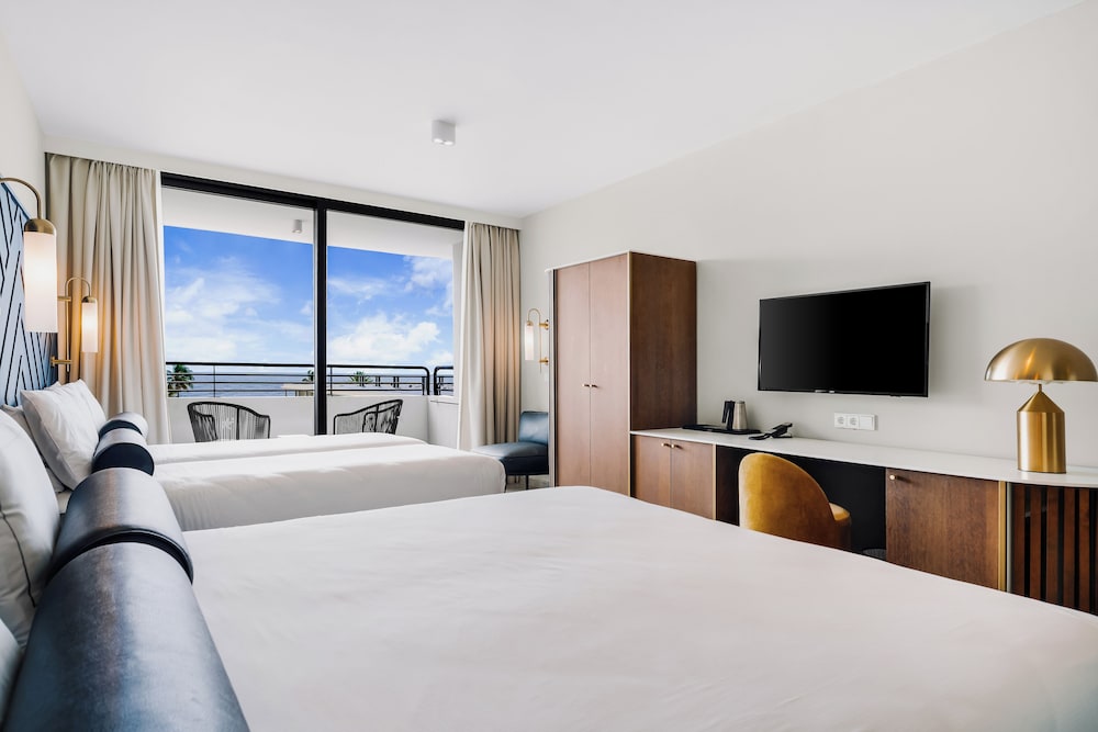 Room, Multiple Beds, Ocean View
