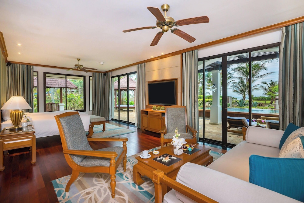 Suite, 1 Bedroom, Private Pool (Oceanfront) - Photo 9