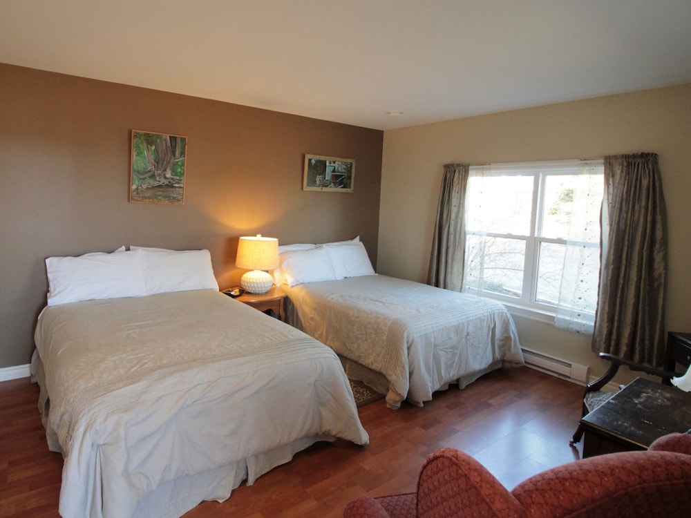 Triple Room, Ensuite, Ocean View (Salt Spray)