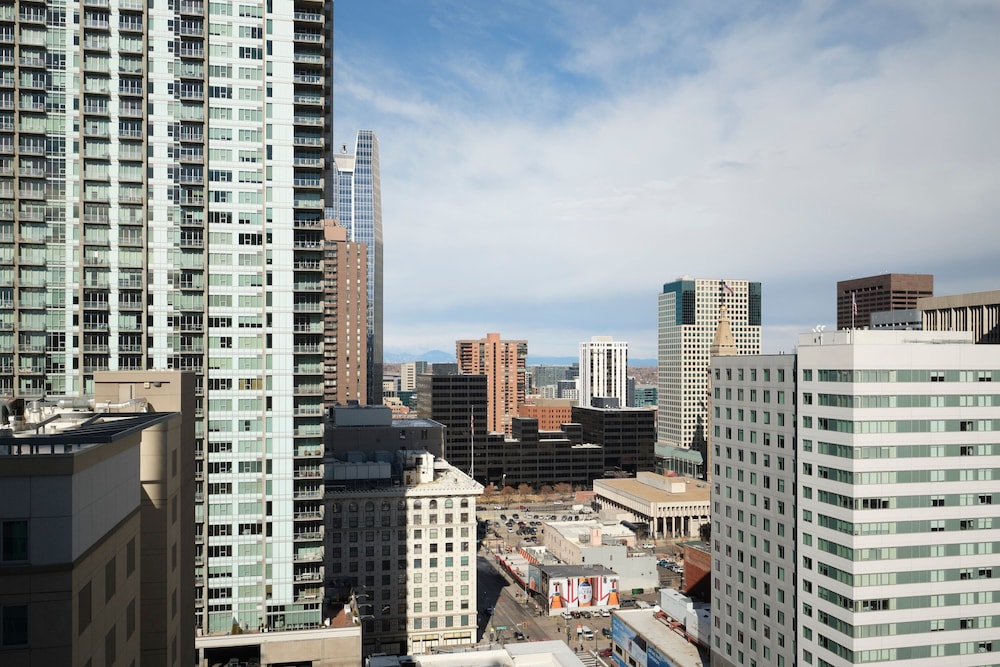 Classic Room, 1 King Bed, City View