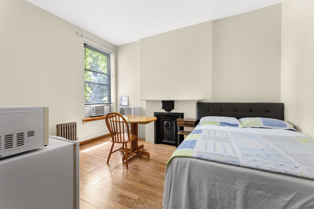 Standard Room, Non Smoking, Kitchenette (and Dining Table) photo 1