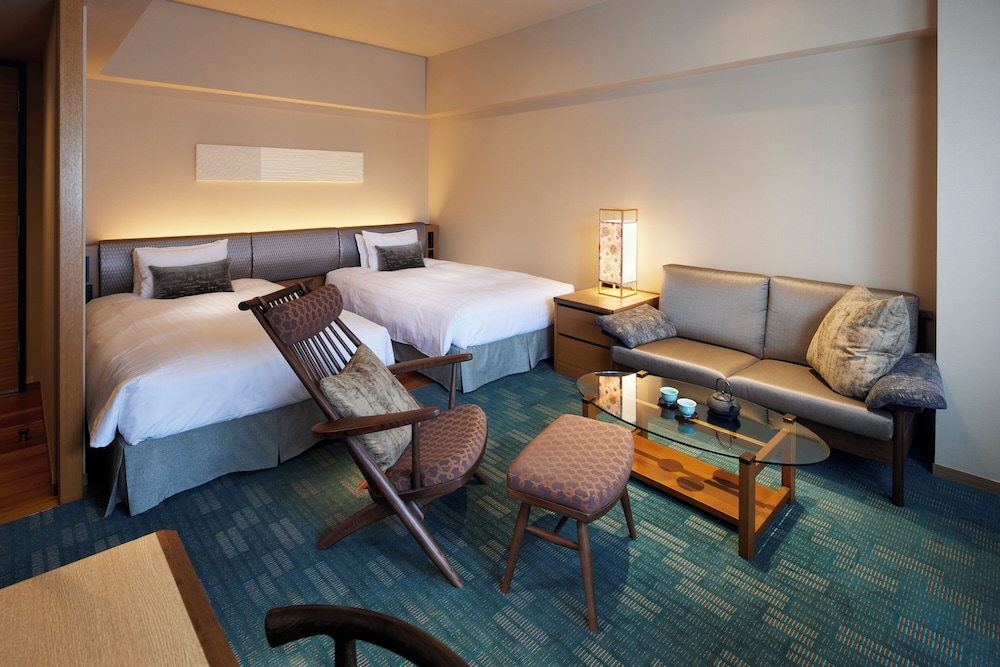 Premium Twin Room, Non Smoking, Jetted Tub (High Floor)