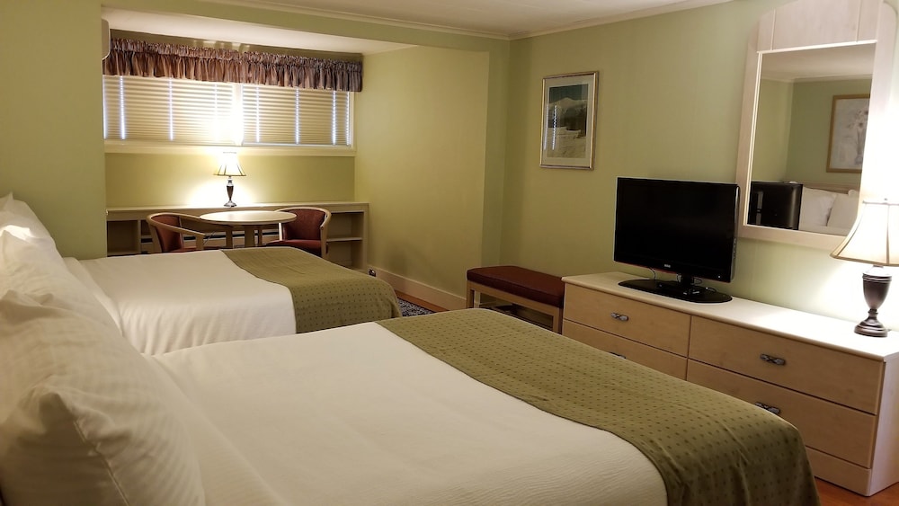 Superior Suite, Multiple Beds (Pinkham House) photo 1