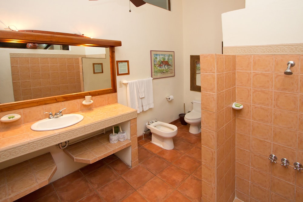Large Suite with Balcony and Sea View photo 2