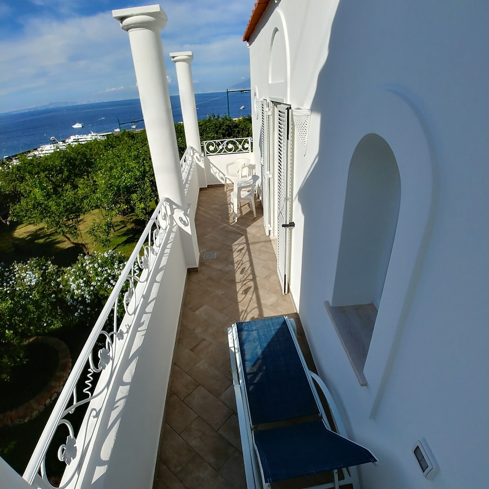 Suite, 2 Bedrooms, Sea View photo 3