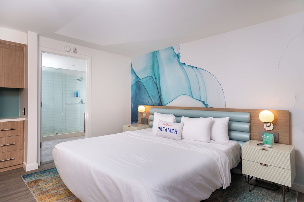 Bay View King Suite