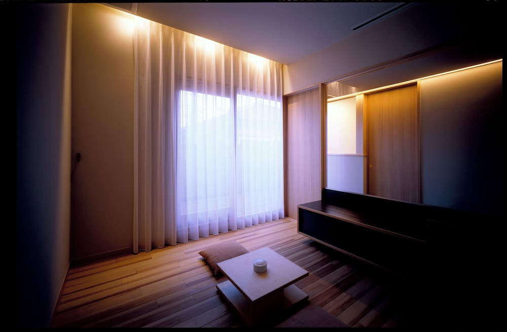 Basic Twin Room