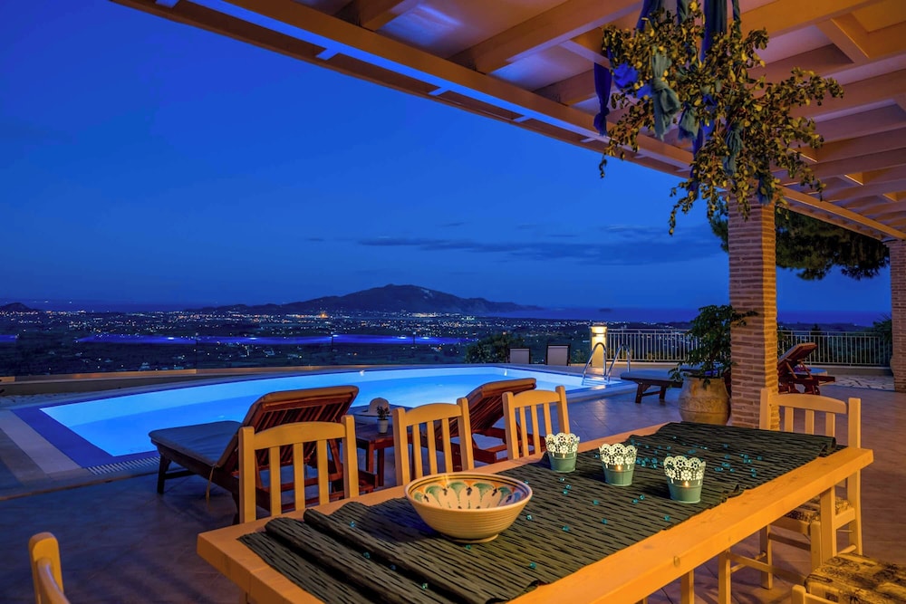 Villa (4 Bedrooms)