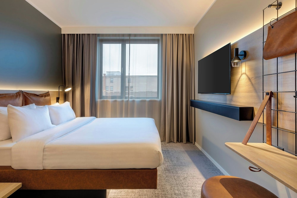 Room, 1 Twin Bed thumbnail 6